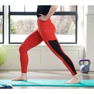 Peace love world mind body love colored block leggings med